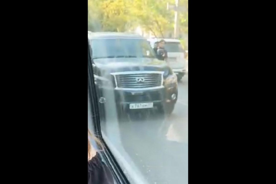 В Подмосковье перед судом предстанут трое мужчин, обвиняемых в нападении на свадебный микроавтобус